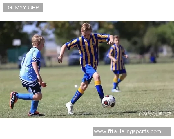 踢完足球后感到头疼的原因与缓解方法探讨